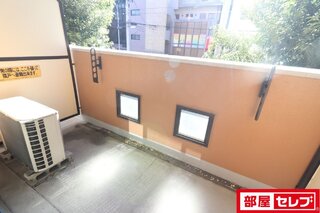 ※303号室内装写真参照