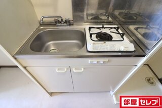 ※303号室内装写真参照