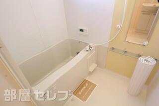 綺麗なバスルームです。