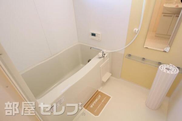 綺麗なバスルームです。