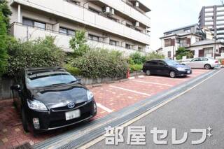 広い駐車場です。