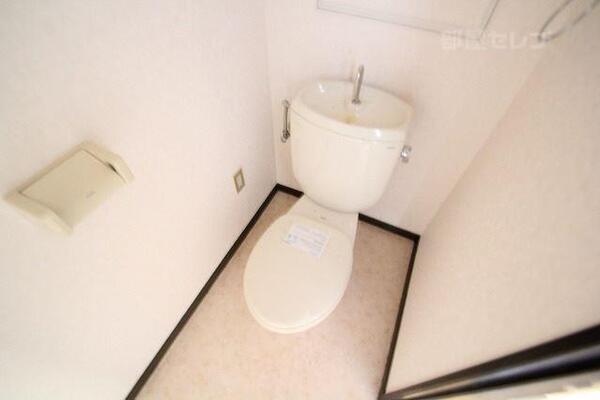 清潔感のあるトイレです。