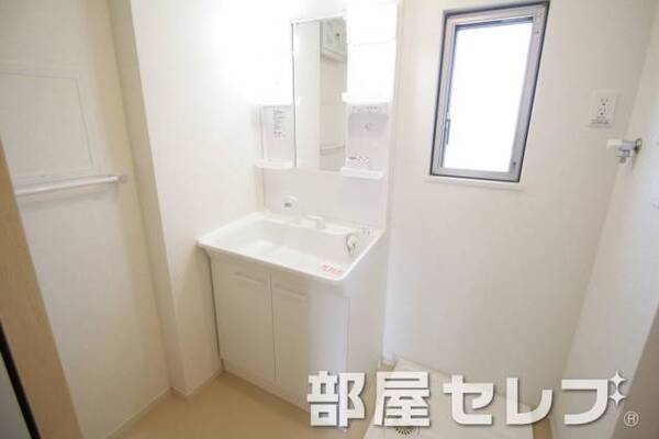 洗髪洗面化粧台。