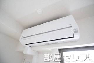 冷暖房エアコン。