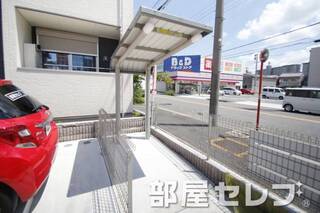 駐輪場。