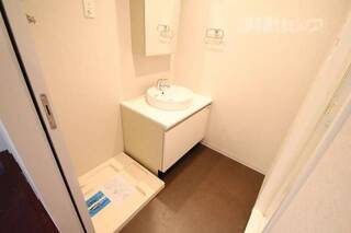 独立洗面台で朝の忙しい時間も解消できます。