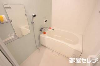綺麗なバスルームですね。