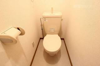 洋式便座のトイレです