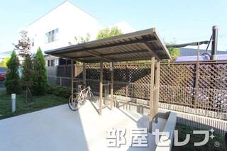 屋根付き自転車置き場です。