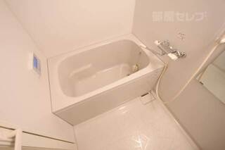 追い炊きつきのゆったりとしたお風呂