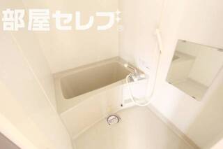 綺麗なバスルームですね