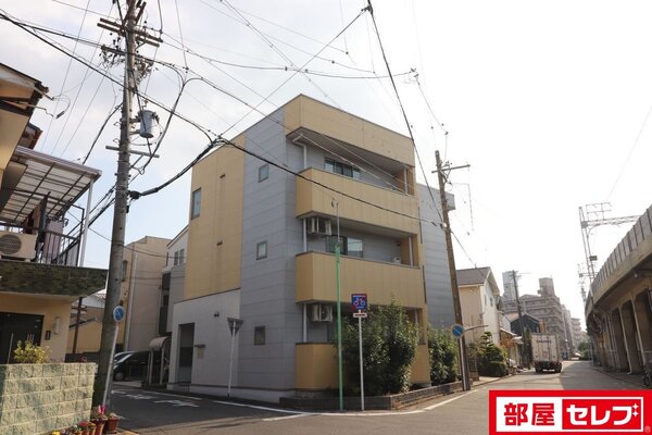 おしゃれな外観です。