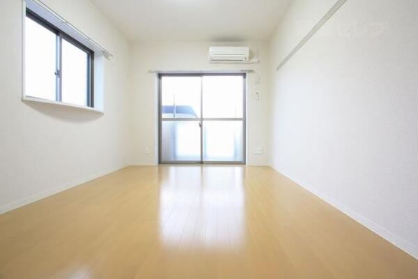 2面採光で明るいお部屋です。