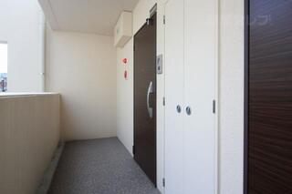 角部屋の玄関です。