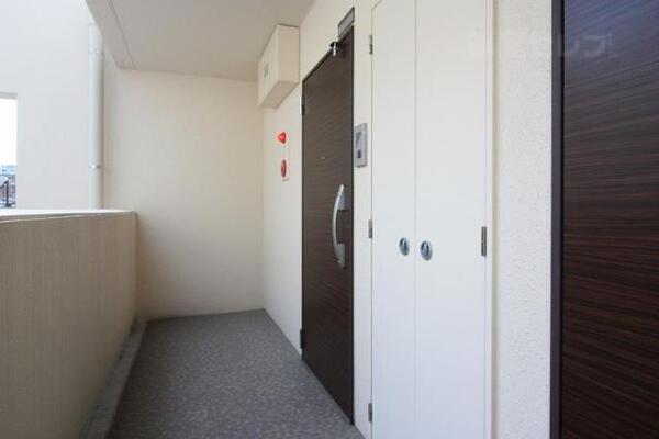 角部屋の玄関です。
