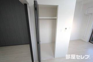 大きな荷物も入ります。