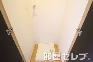 洗濯機置き場はこちらへ。