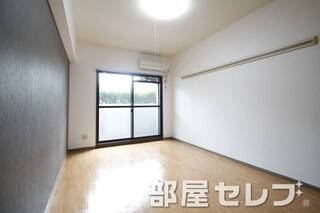 違う角度からの寝室。