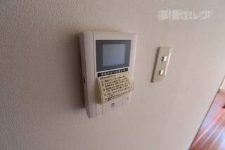ＴＶモニターホンがついてます。