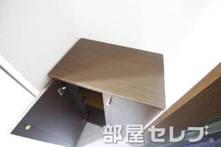 シューズボックス。