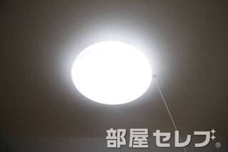 照明。