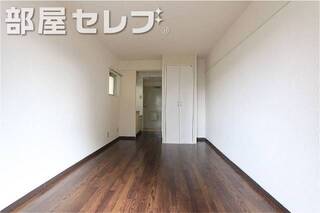 青と白の壁でおしゃれです。