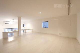 ※102号室内装写真参照