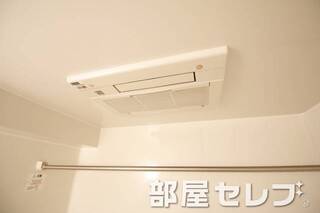 浴室乾燥機付き。