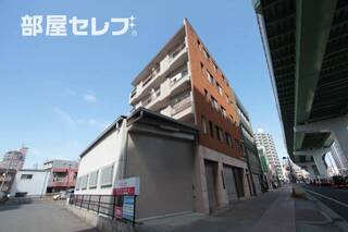 駅もスーパーの近くて便利なマンションです