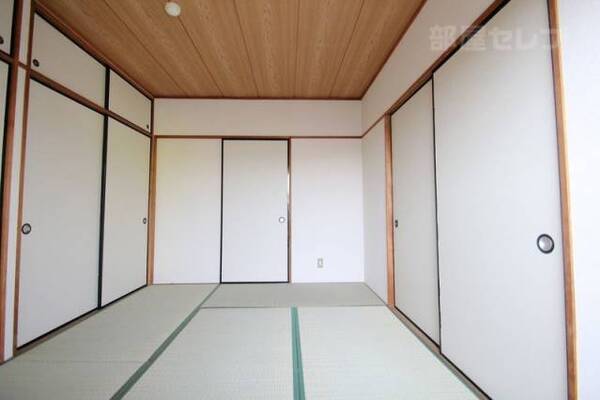 畳のお部屋もきれいです