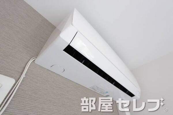 冷暖房エアコン。