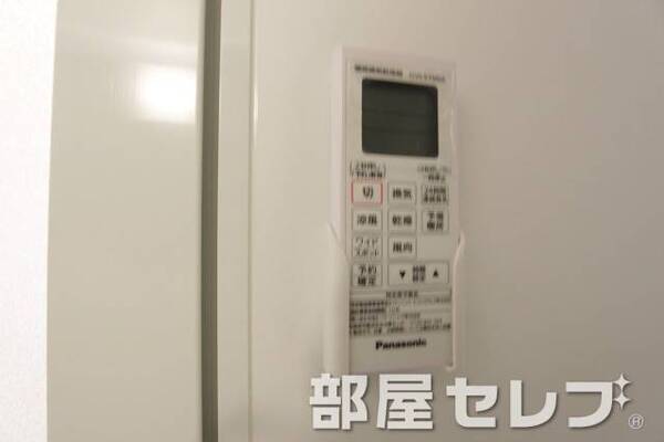浴室乾燥機付き。