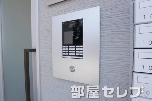 オートロック完備。