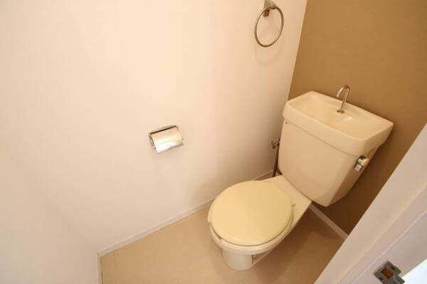落ち着いたトイレで考え事はいかがですか