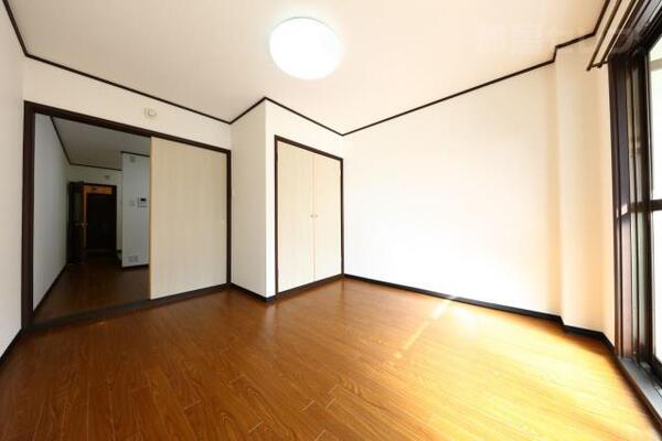 反転タイプのお部屋の写真です。
