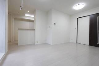 202号室内装写真参照