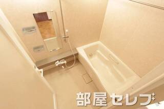 キレイな追焚き付きバスです。
