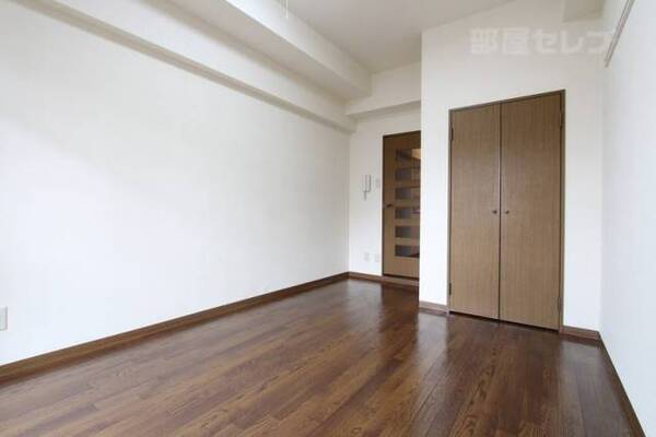 ※303号室内装写真参照