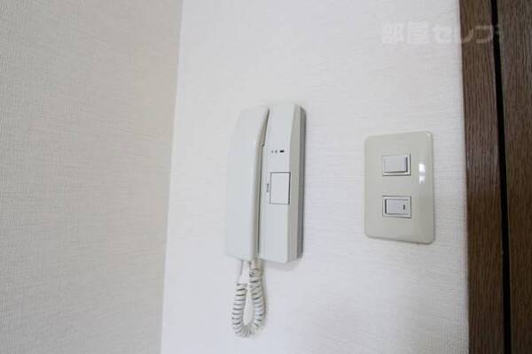 ※303号室内装写真参照