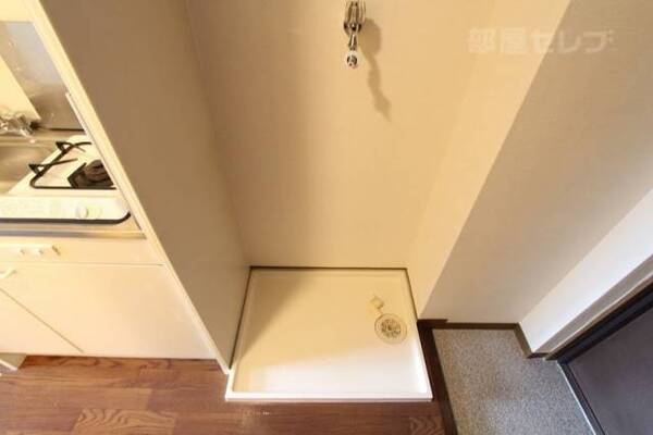 ※303号室内装写真参照