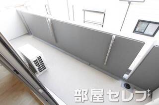 洗濯物もたくさん干せる広々ベランダです。他号室の写真です。