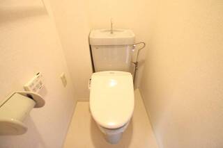 ウォシュレット付きのトイレです。