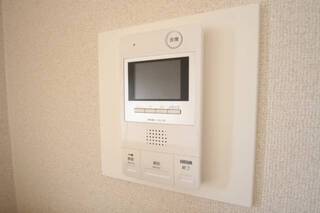 ＴＶモニター付きで来客者を確認できます。