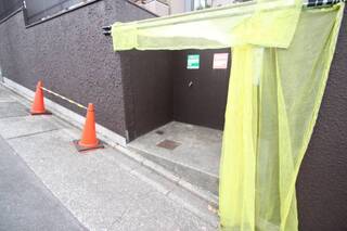ゴミ捨て場の近く楽です。
