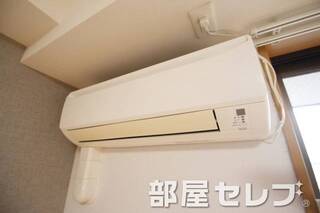 冷暖房エアコン。