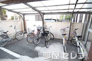 駐輪場。