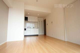 キッチンまわり、日当たりも良好です。
