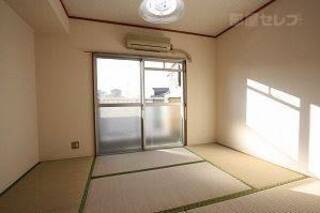 落ち着く和室でくつろげますね