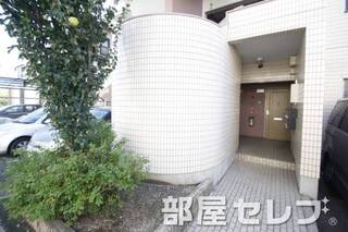 エントランス付近。