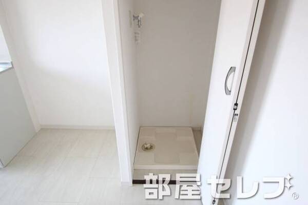 室内洗濯機置場。